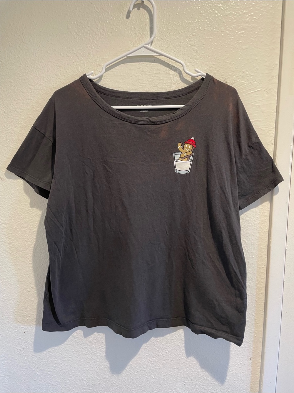🍪 Old Navy Gingerbread Milk Cup Graphic Tee L 🥛✨